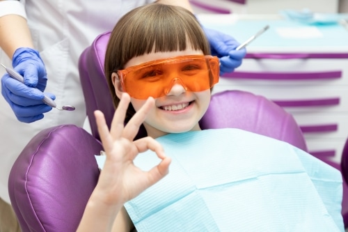 HOW TO KEEP YOUR CHILD’S SMILE HEALTHY DURING THE BUSY HOLIDAY SEASON