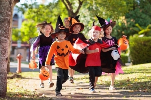 KEEP YOUR CHILD’S “FANGS” SAFE DURING THE HAUNTINGLY HAPPY MONTH OF HALLOWEEN!